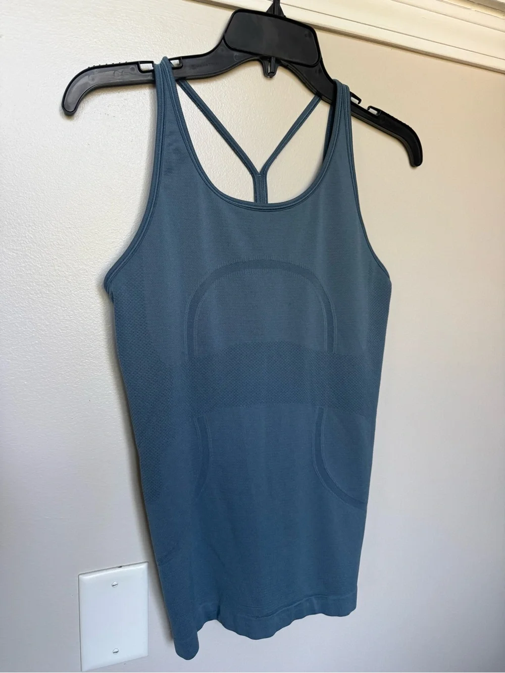 Lululemon blue strappy athletic workout tank 4